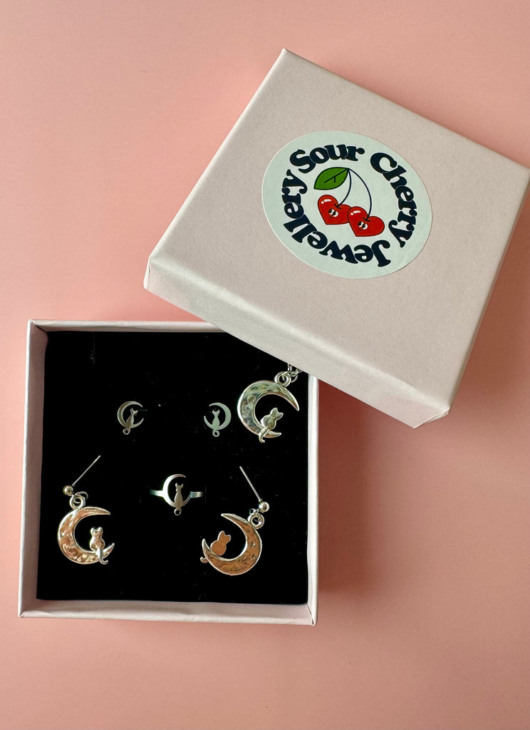 Cat on the moon jewellery in a giftbox