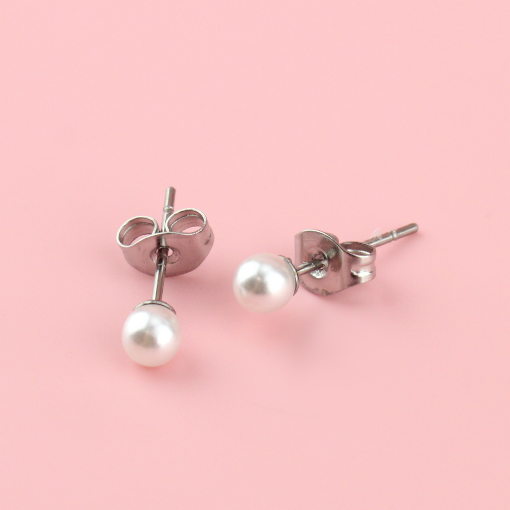 4mm Pearl Stud Earrings - Sour Cherry