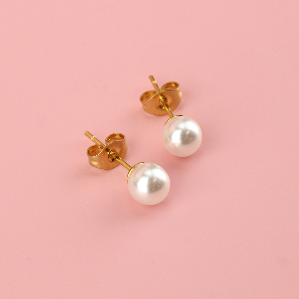 Gold plated stainless steel 6mm pearl stud earring