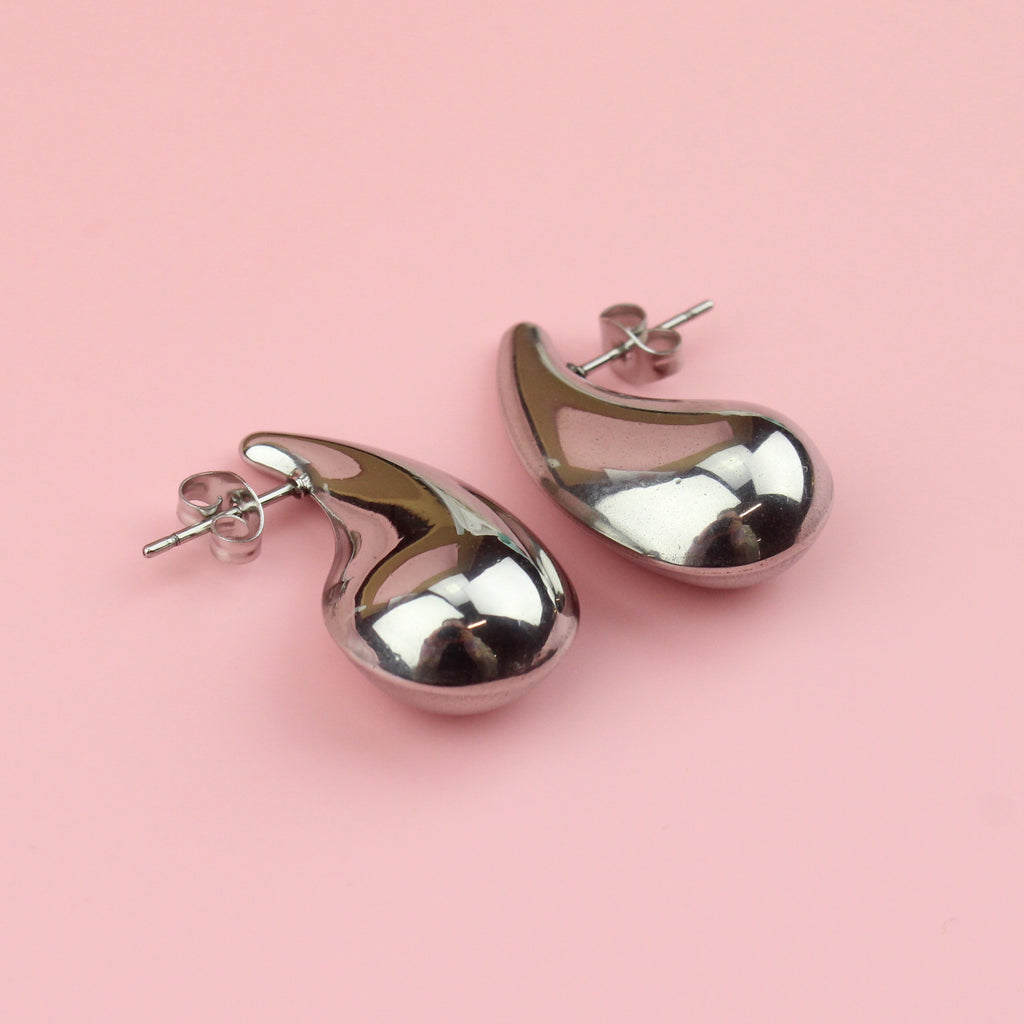 Stainless steel studs in the shape of a droplet