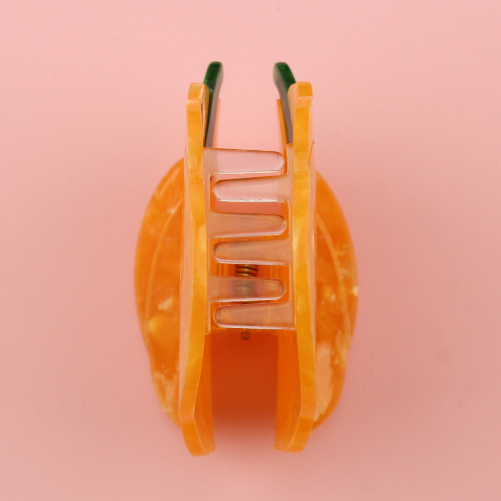 3D Claw Clip in the shape of a pumpkin