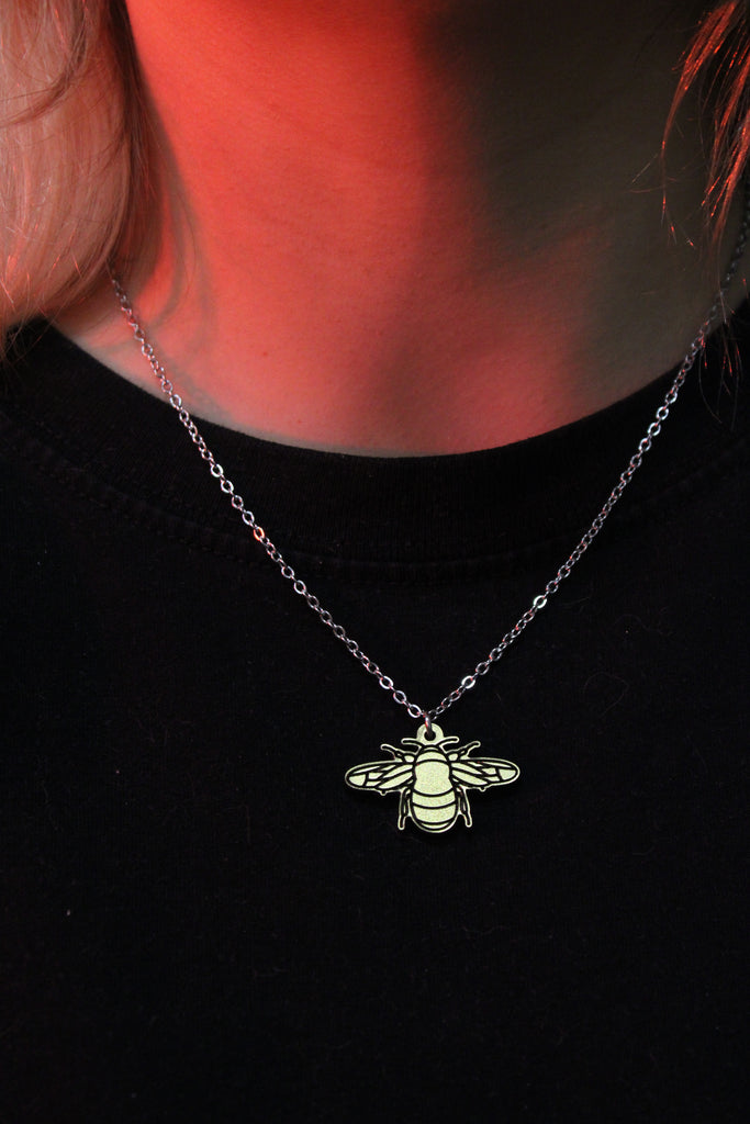 To Bee Or Not To Bee Necklace - Sour Cherry