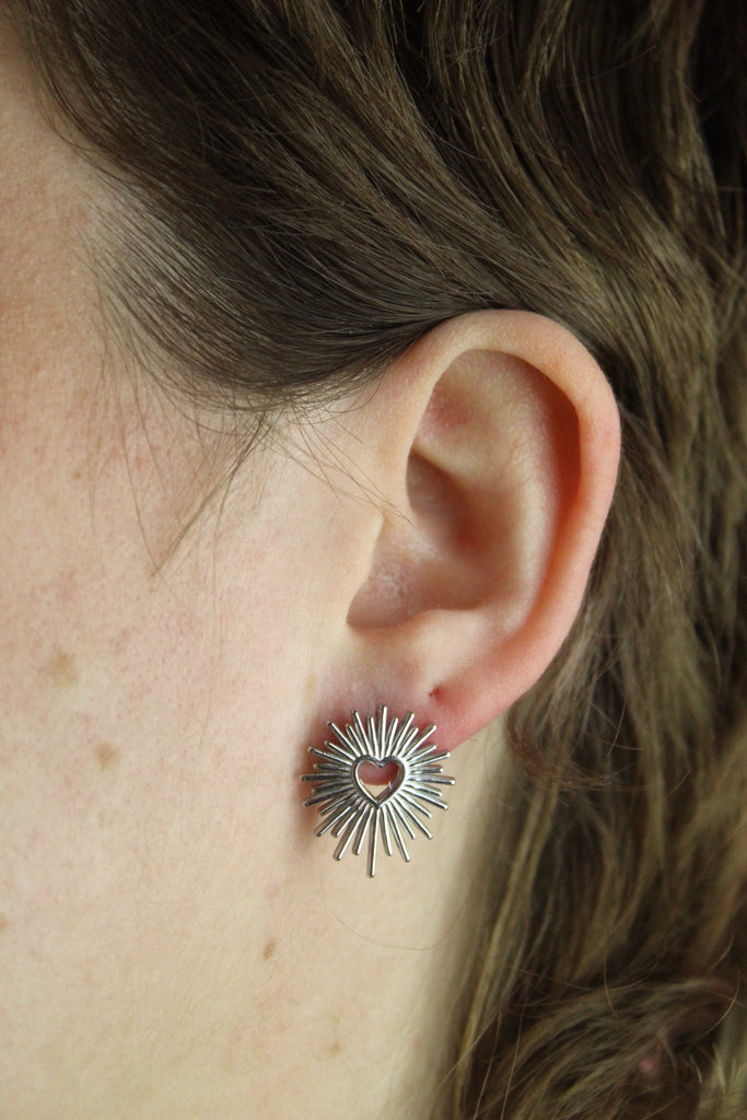 Sacré Coeur Stud Earrings - Sour Cherry