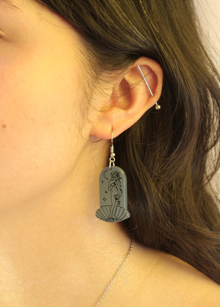 Birth of Venus Arch Earrings - Midnight Blue - Sour Cherry