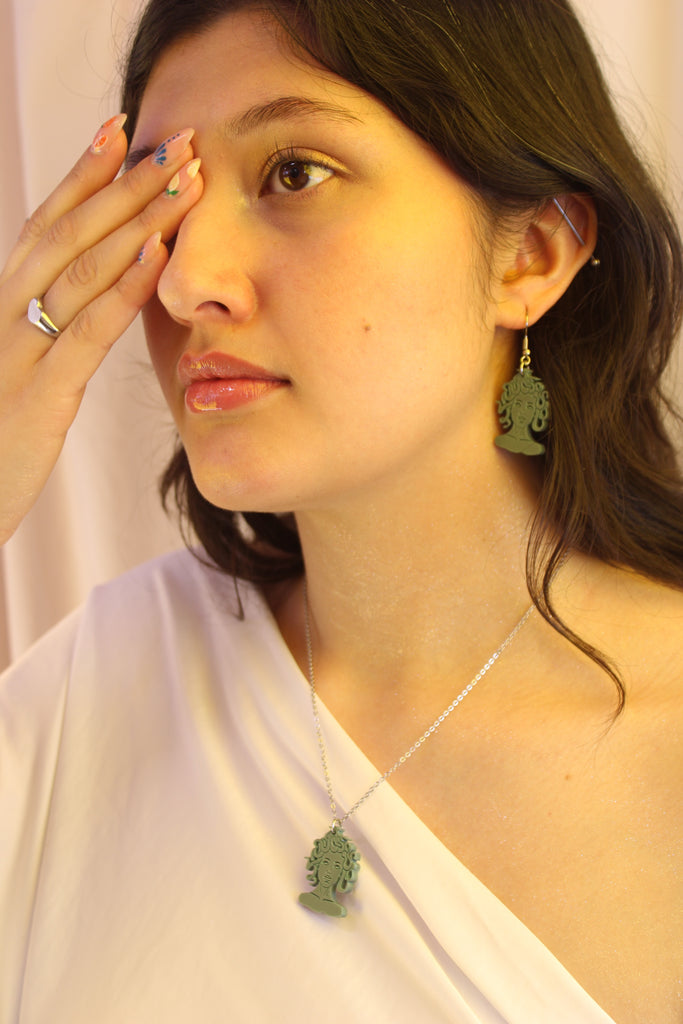 Medusa Necklace - Sour Cherry