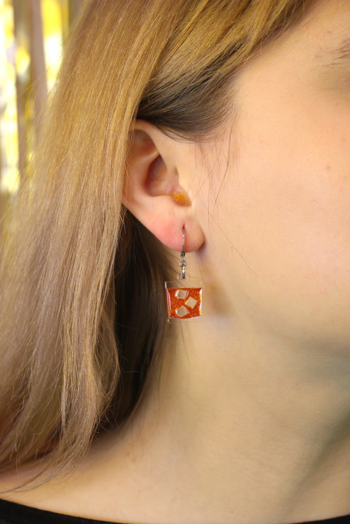 On The Rocks Huggie Hoop Earrings - Sour Cherry