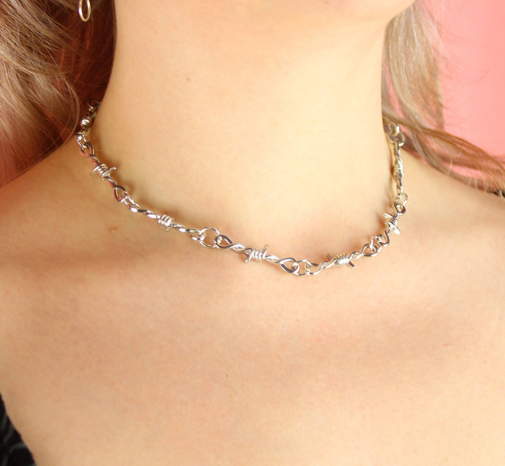 16 Inch Thin Barbed Wire Necklace - Sour Cherry