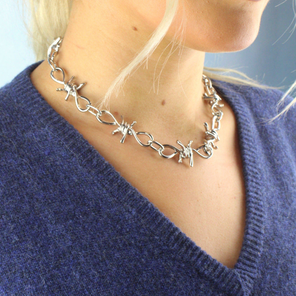 Thick Barbed Wire Necklace - Sour Cherry