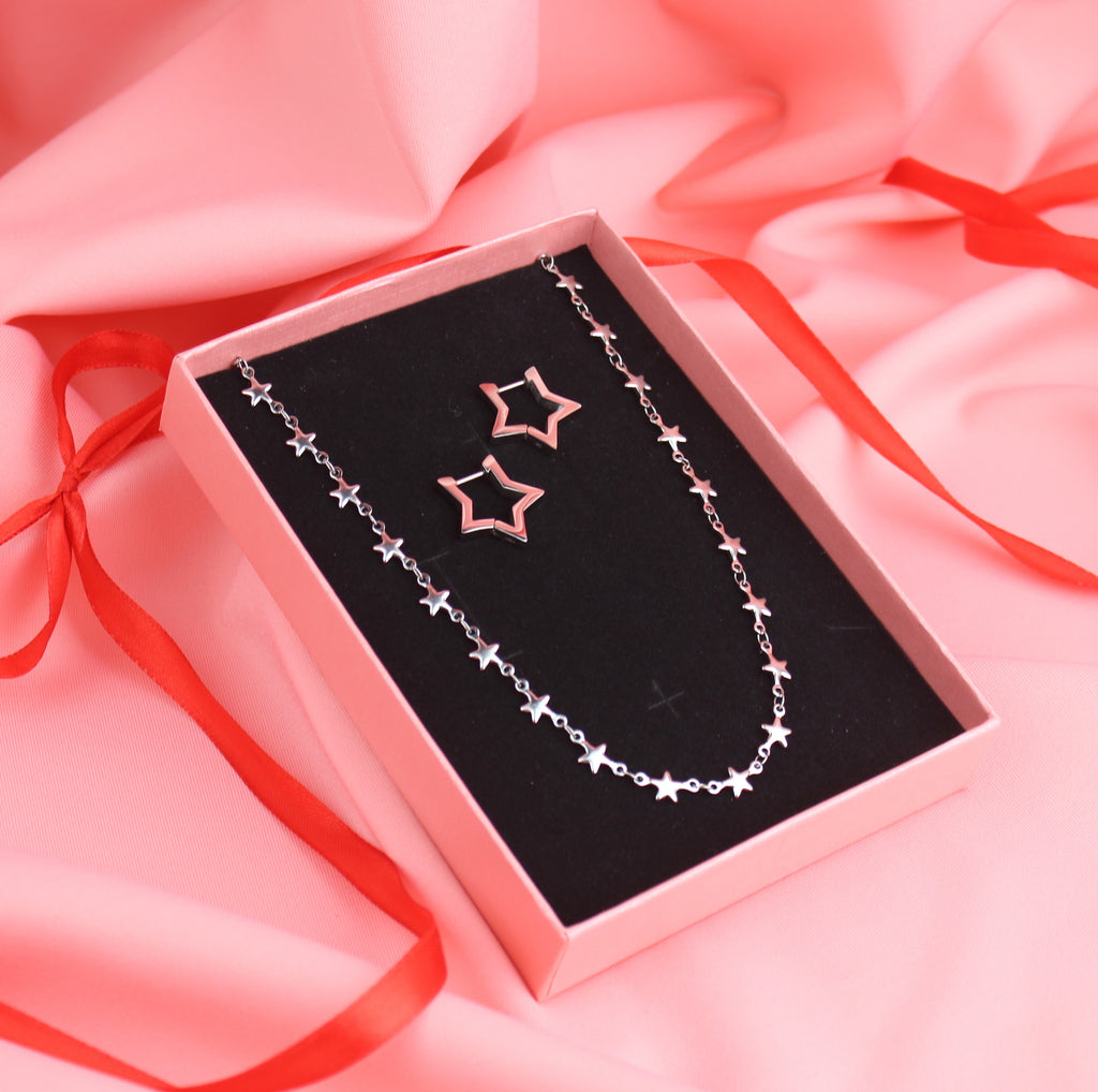 Star Earrings And Necklace Gift Set - Sour Cherry