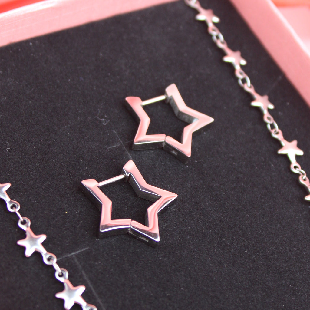 Star Earrings And Necklace Gift Set - Sour Cherry
