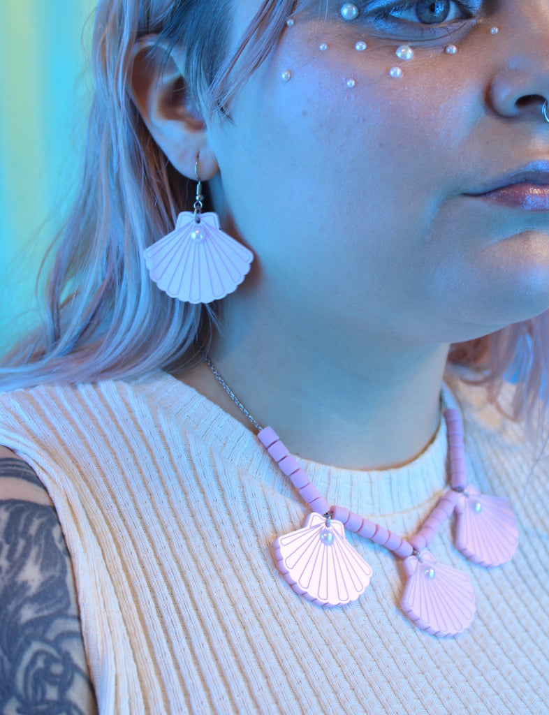 She Sells Sea Shell Earrings - Sour Cherry