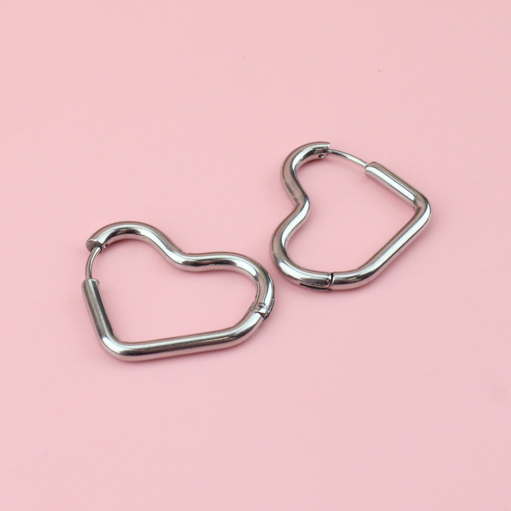 Stainless steel heart-shaped hoops