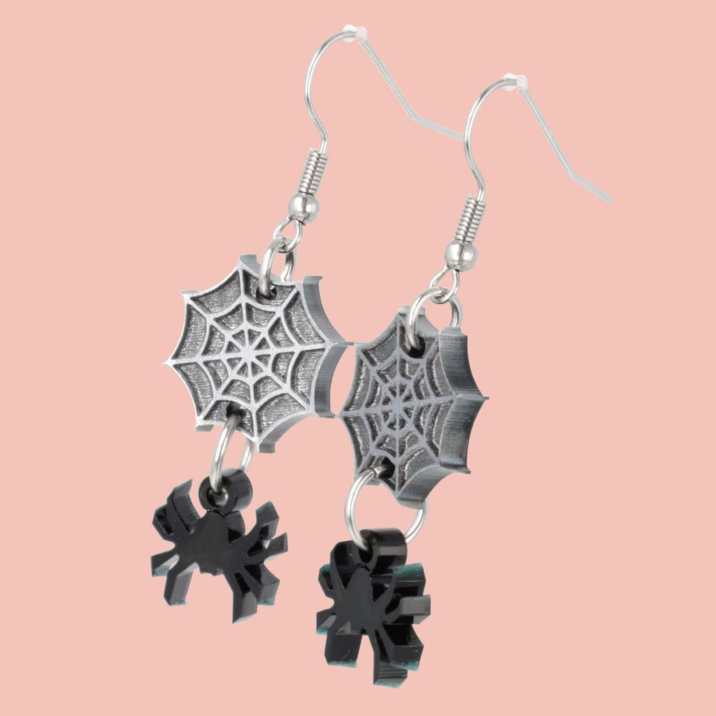 No Web Home Spider Earrings - Sour Cherry