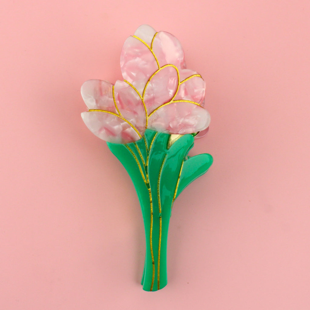 Claw clip in the shape of pink tulips