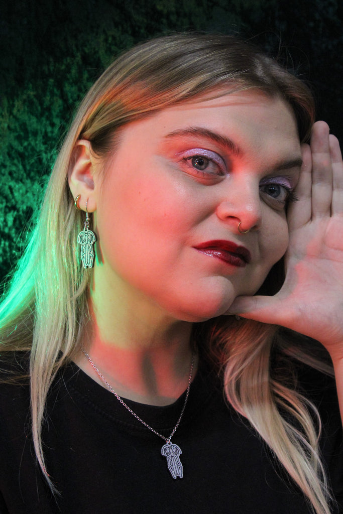 Maneater Praying Mantis Earrings - Sour Cherry