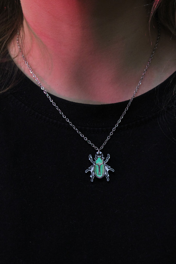 Jewel Summer Beetle Necklace - Sour Cherry