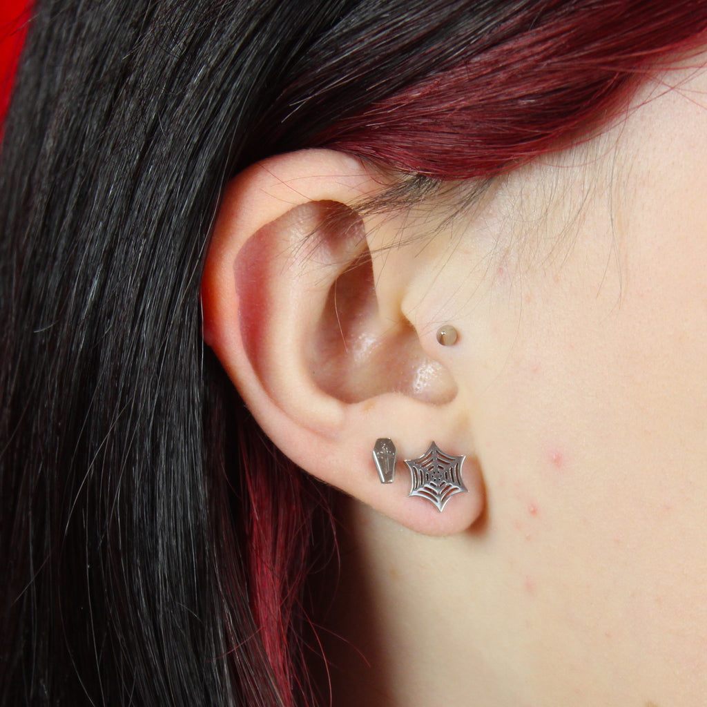 Spider Web Stud Earrings - Sour Cherry