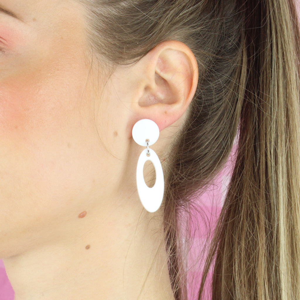 Swinging 60's Oval Stud Earrings - Sour Cherry