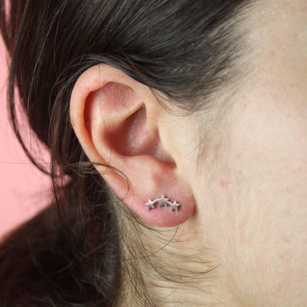 Triple Curved Star Stud Earrings - Sour Cherry