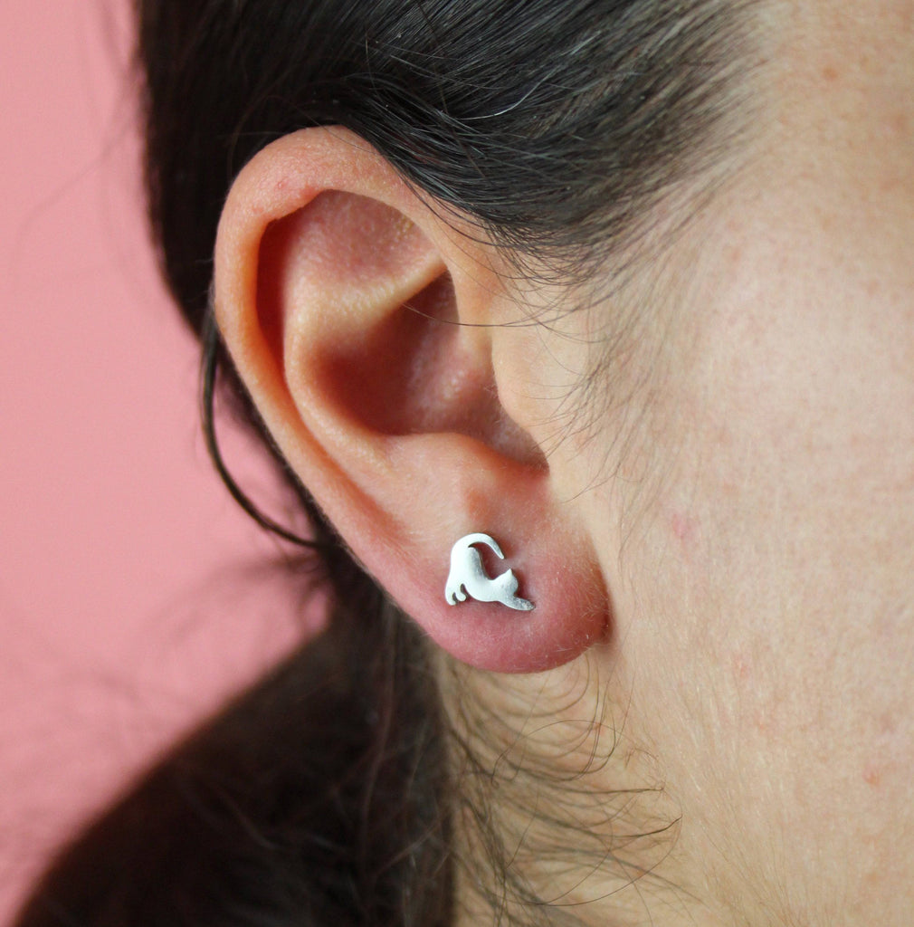 Big Stretch Cat Stud Earrings - Sour Cherry