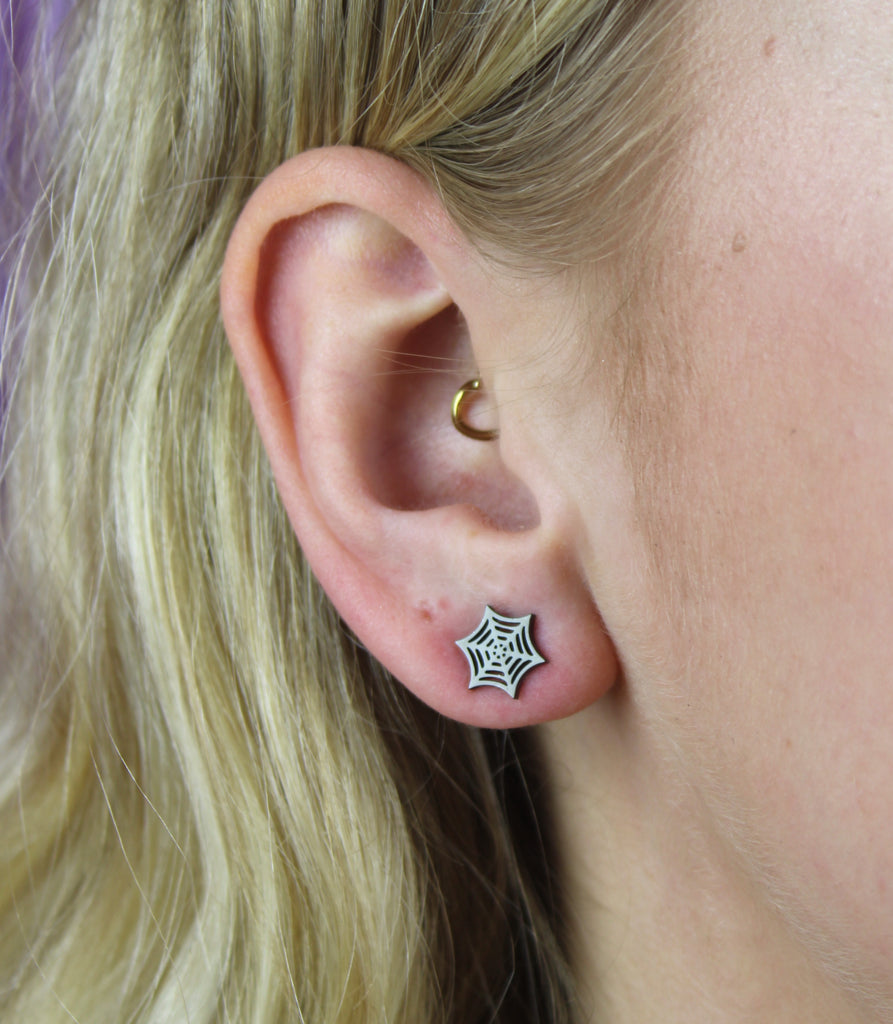 Spider Web Stud Earrings (Black) - Sour Cherry