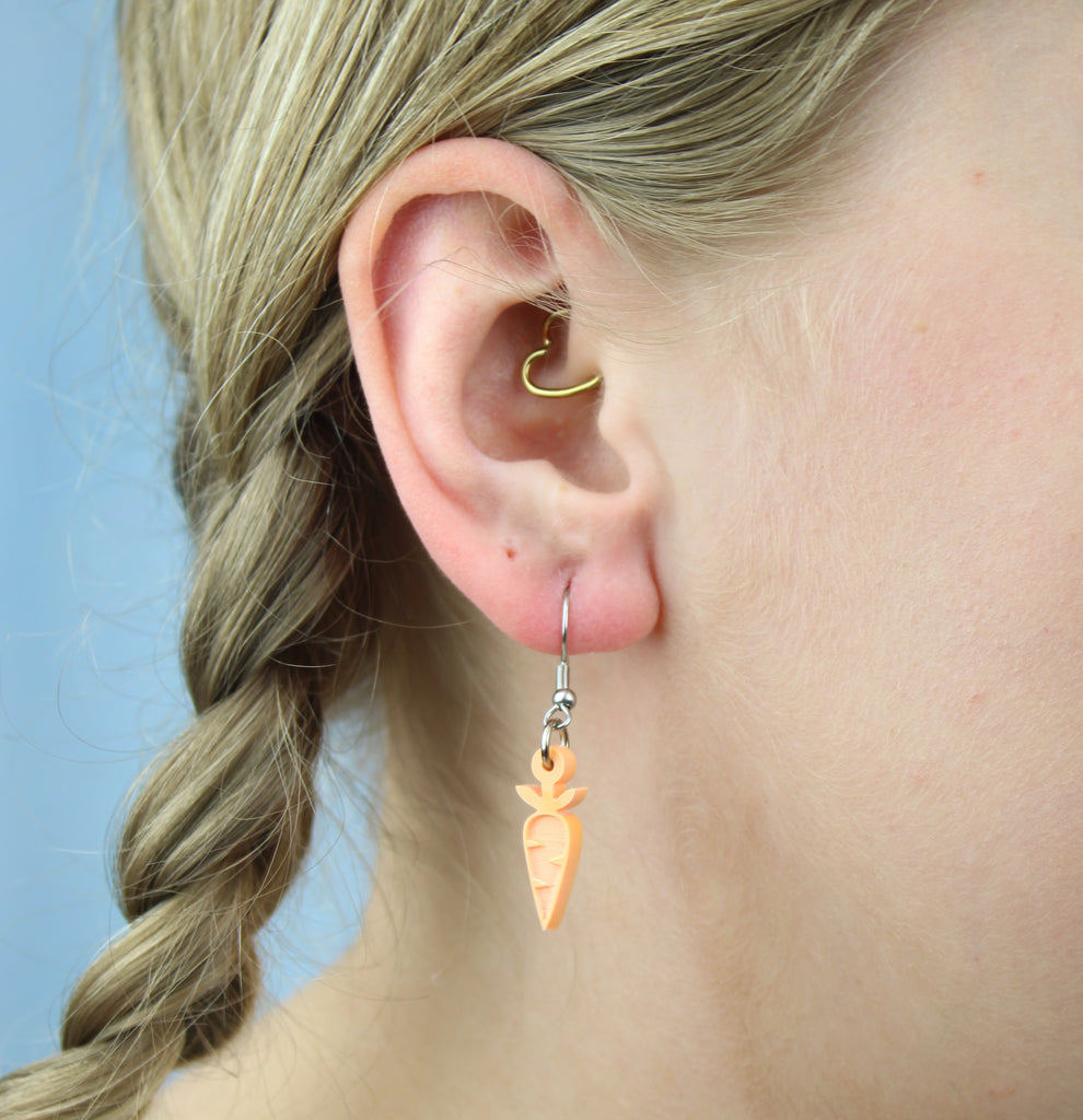 Carrot Earrings - Sour Cherry