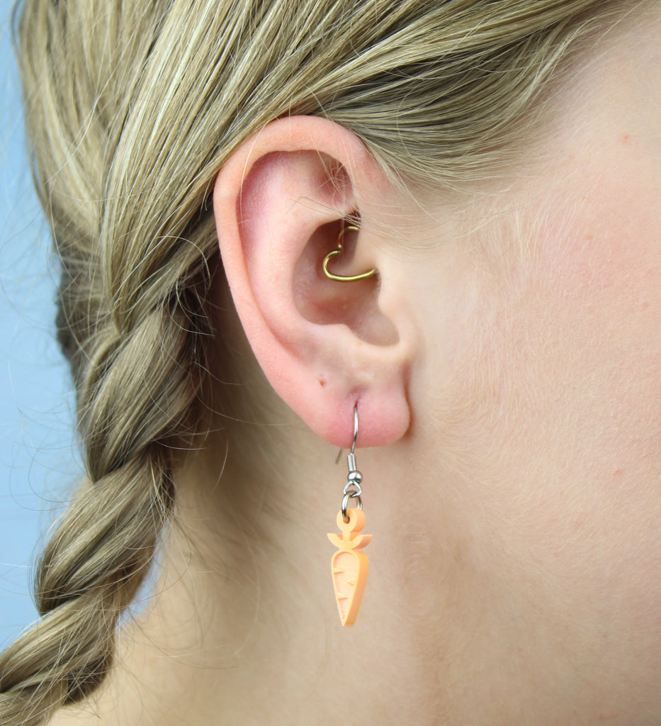 Carrot Earrings - Sour Cherry