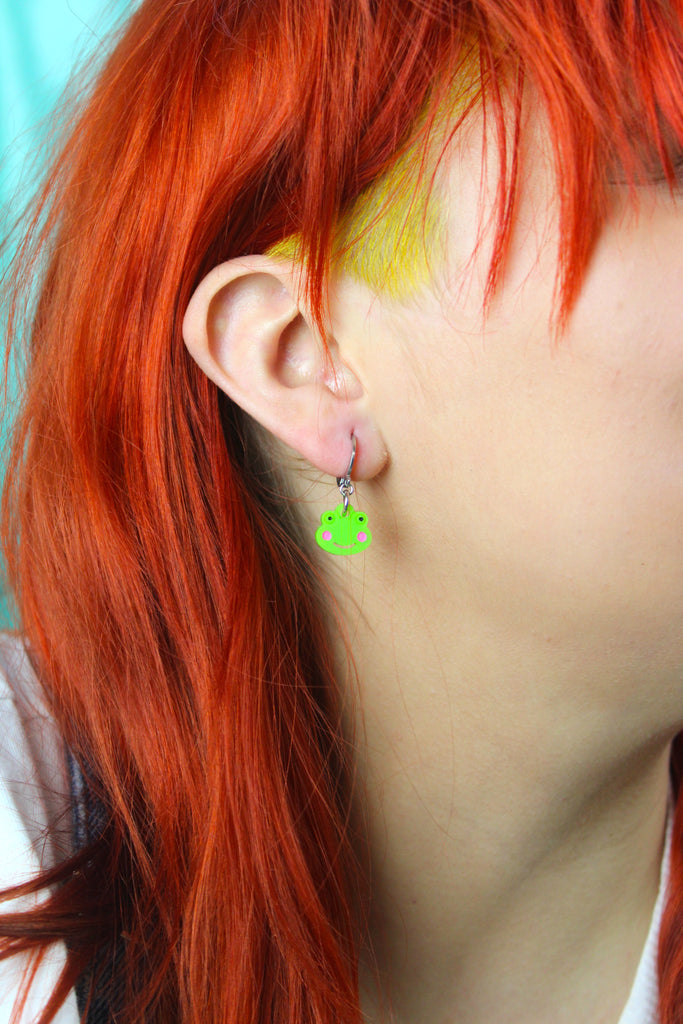 Happy Frogs Huggie Hoop Earrings - Sour Cherry