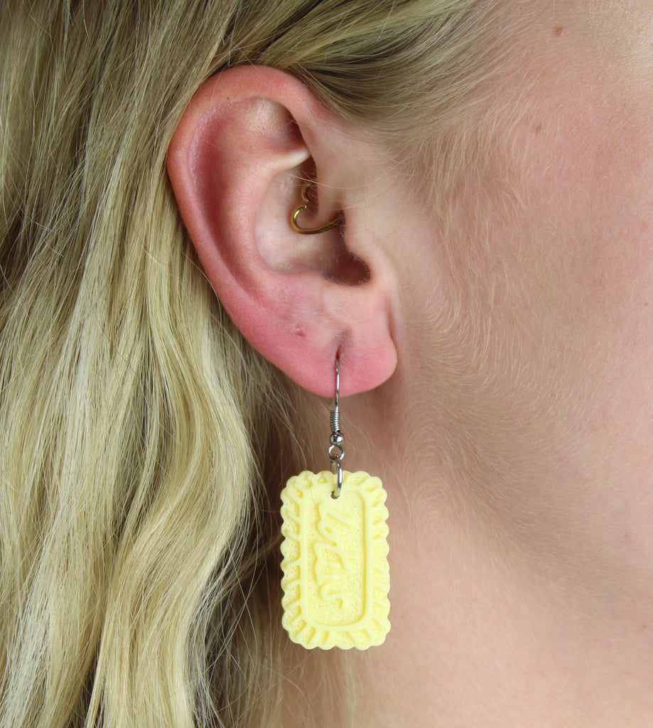 Lotus Biscuit Earrings - Sour Cherry