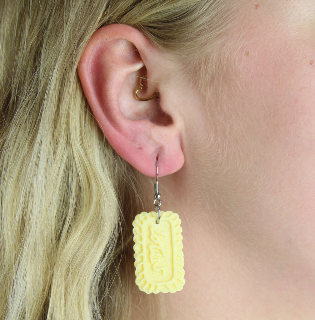 Lotus Biscuit Earrings - Sour Cherry