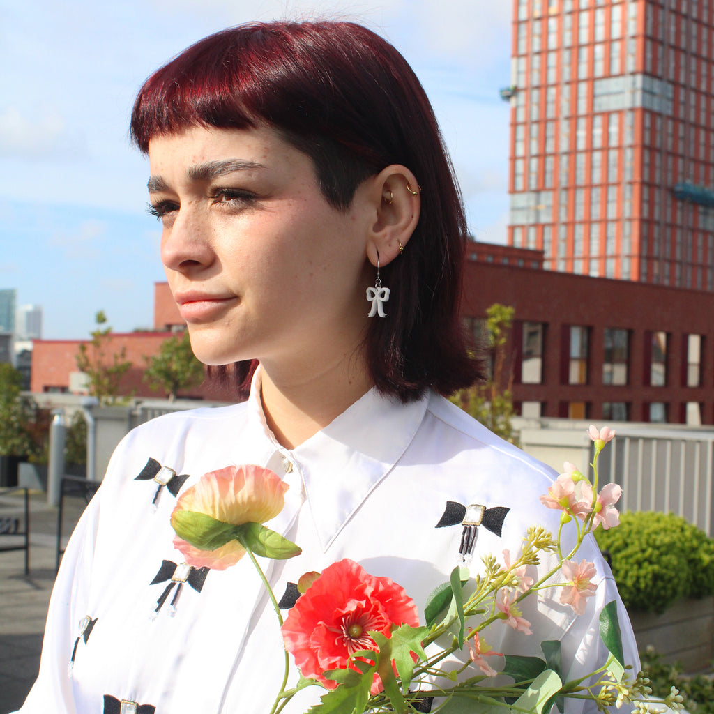 Mini White Bow Huggie Hoop Earrings - Sour Cherry