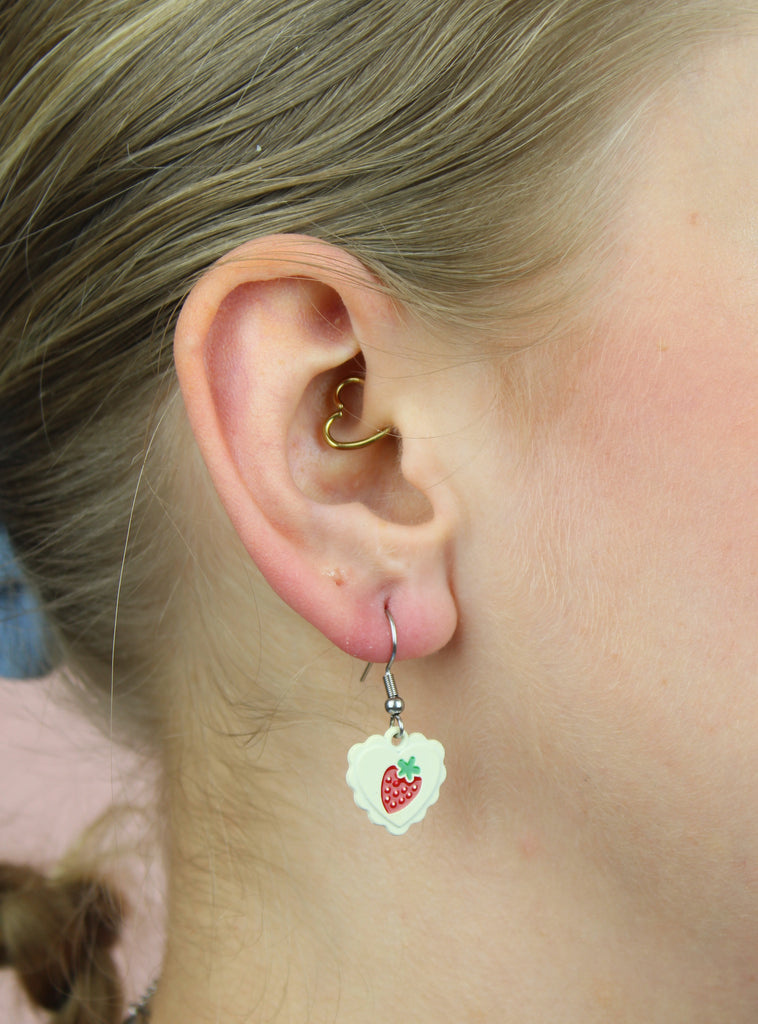 Scalloped Strawberry Heart Earrings - Sour Cherry