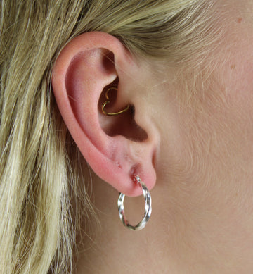 Loose Twist Hoop Earrings - Sour Cherry