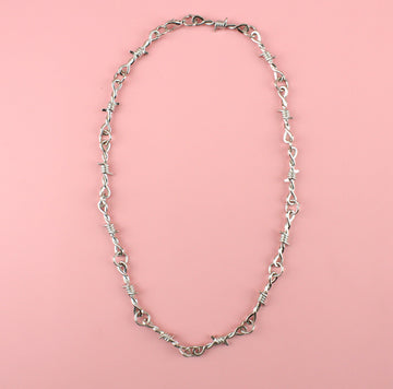 20 inch chain with thin barbed wire design