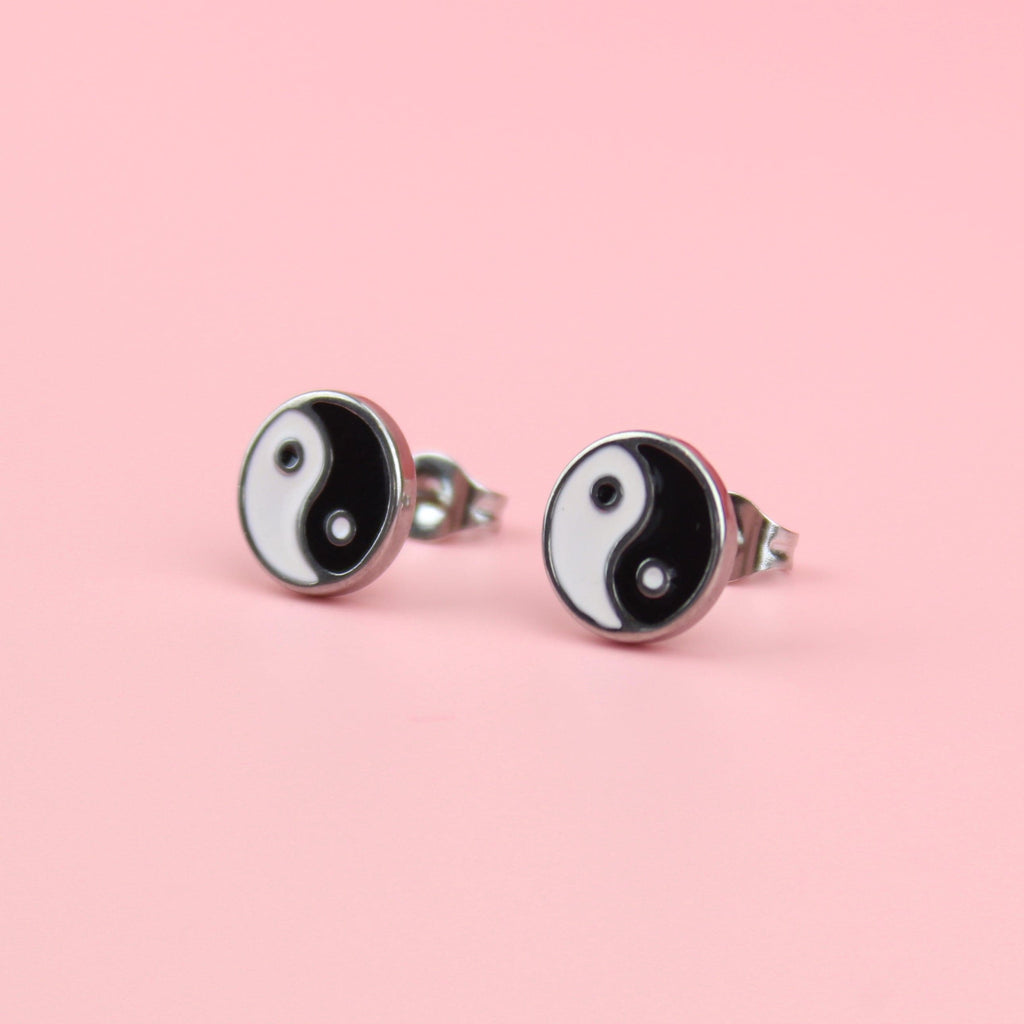 Stainless Steel studs with Yin and yang enamalled design