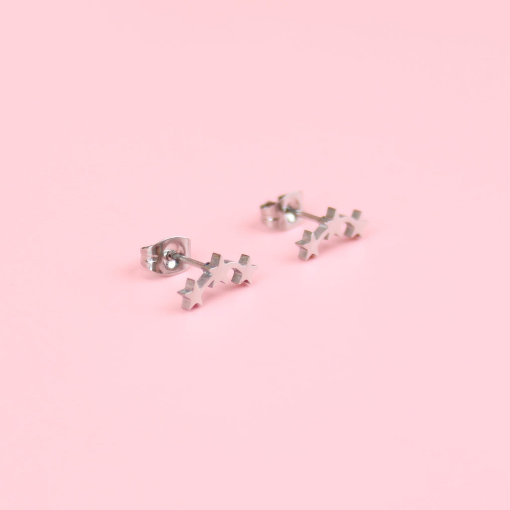 Triple Curved Star Stud Earrings - Sour Cherry
