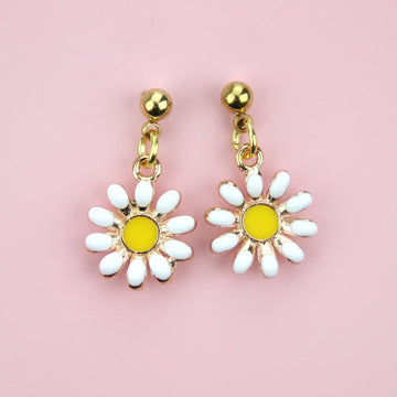 Gold plated stainless steel studs with daisy charms