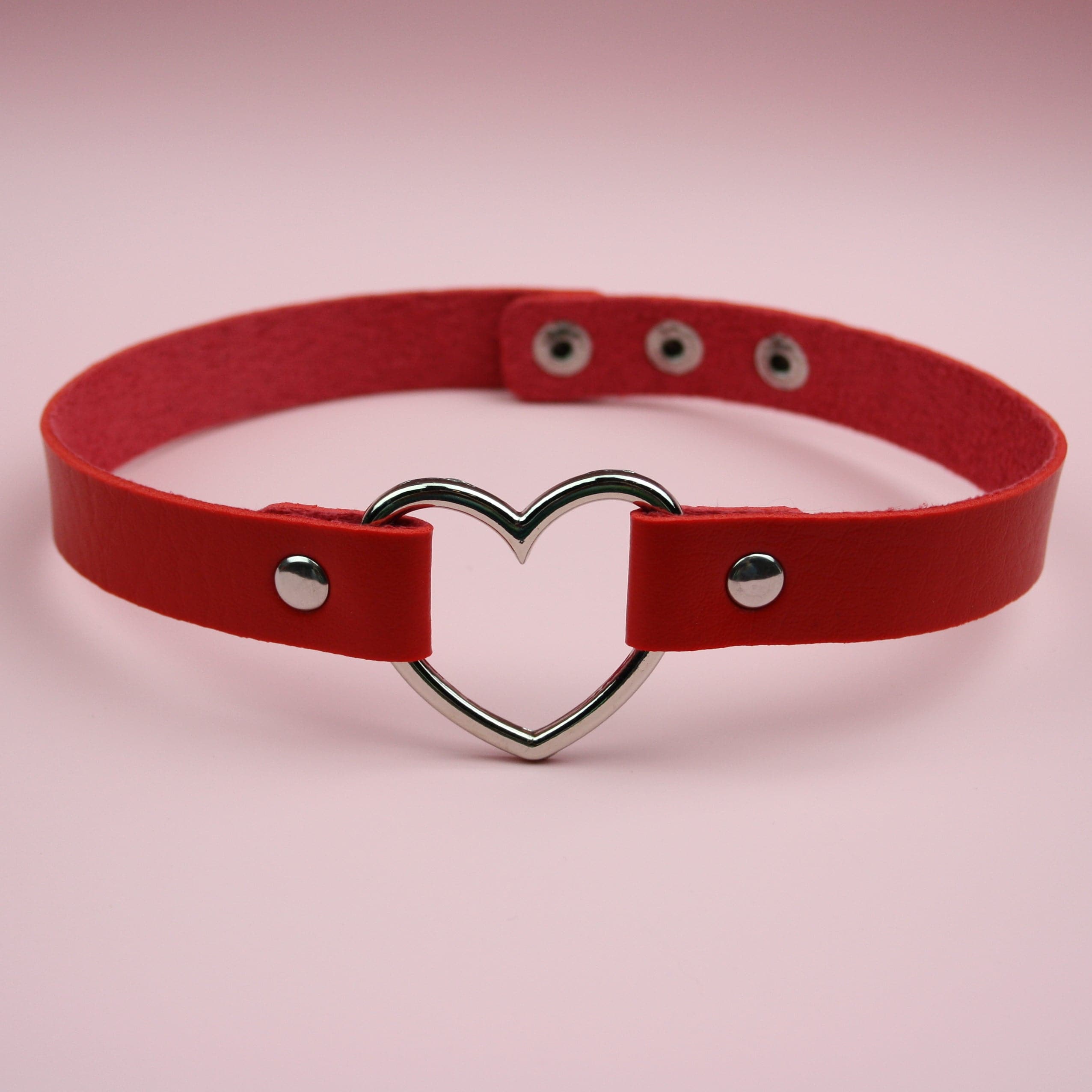 Red heart deals choker