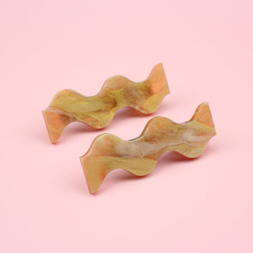 Pecan Wavy Hair Clips - Sour Cherry