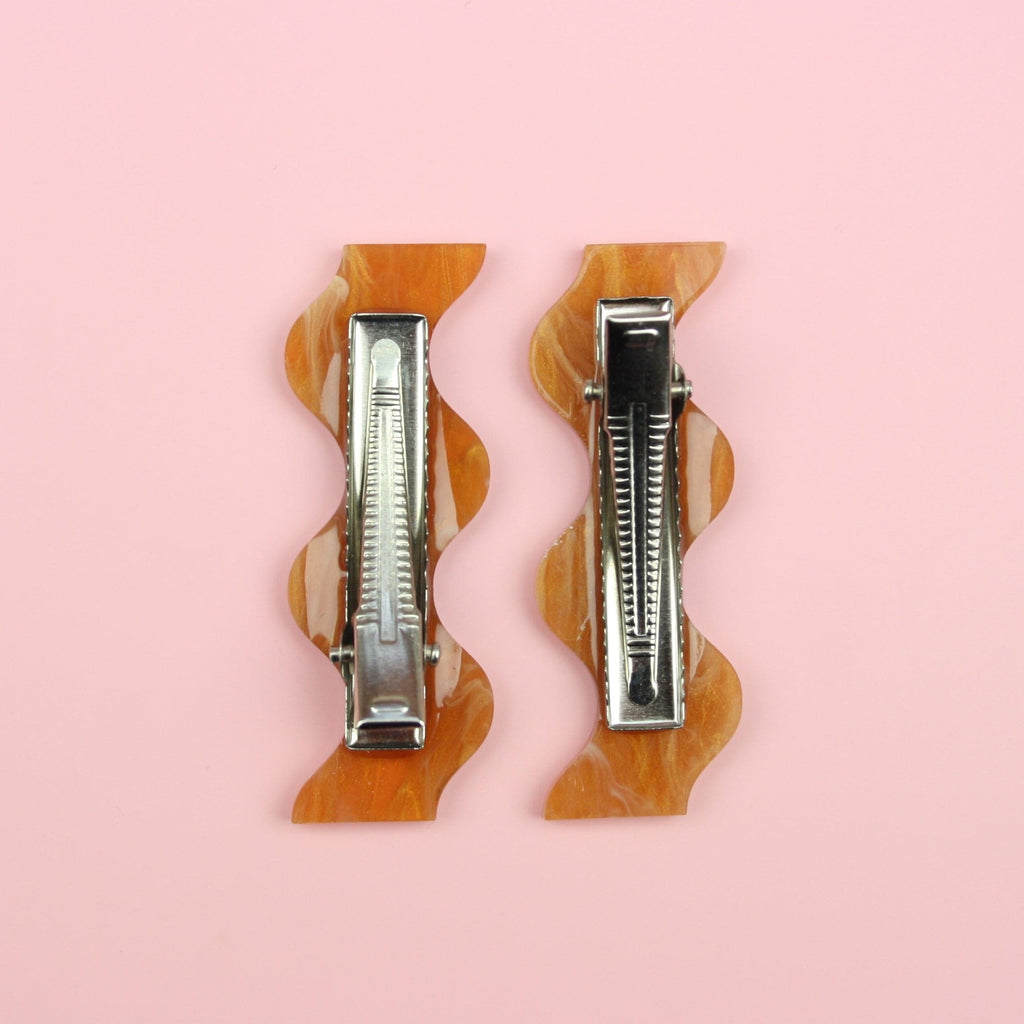 Pecan Wavy Hair Clips - Sour Cherry
