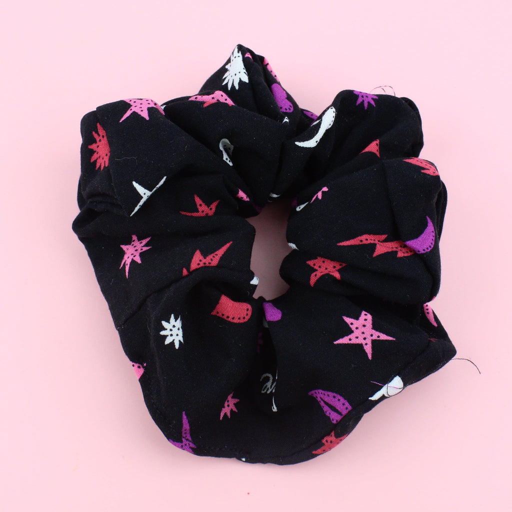 Hugs & Kisses Scrunchie - Sour Cherry
