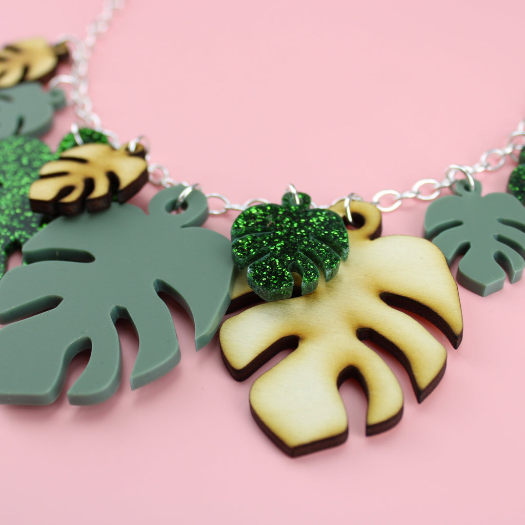Rain-Florist Necklace - Sour Cherry