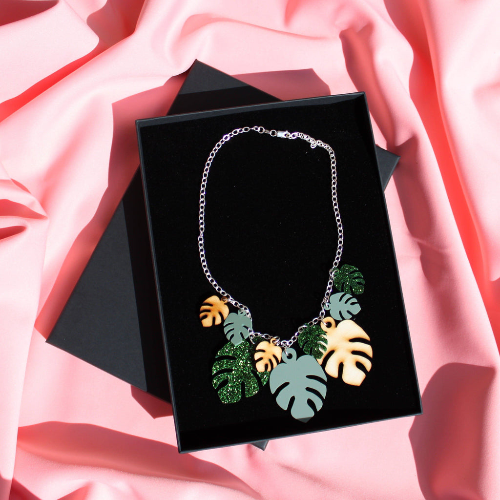 Rain-Florist Necklace - Sour Cherry