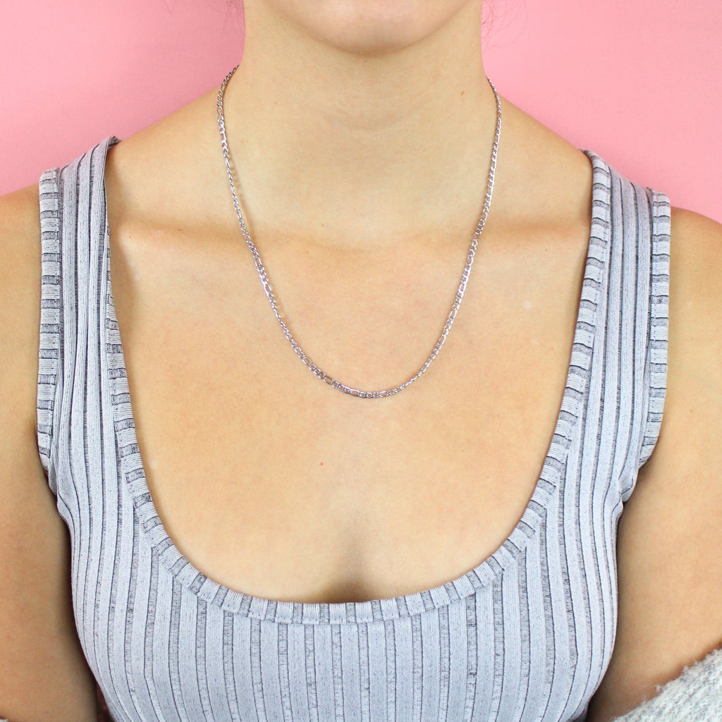 Model wearing 20 inch figaro necklace