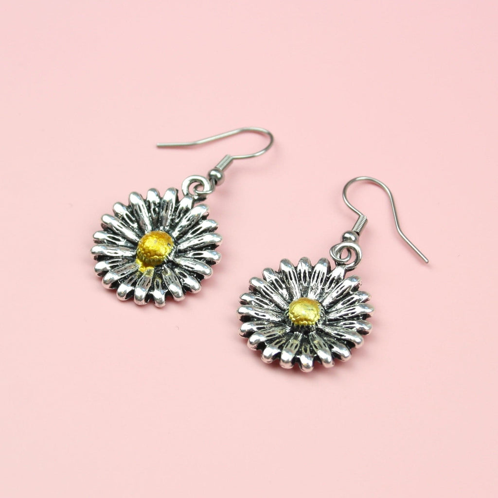 Daisy Earrings - Sour Cherry