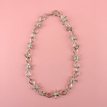 Chunky necklace with ultra-thick barbed wire detailing